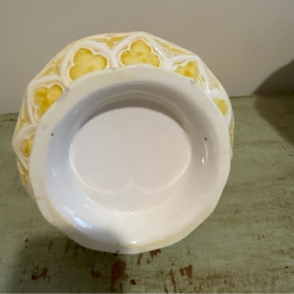 Yellow & White  - Jousting Scene Pitcher Signed MP - Picture 9 of 9